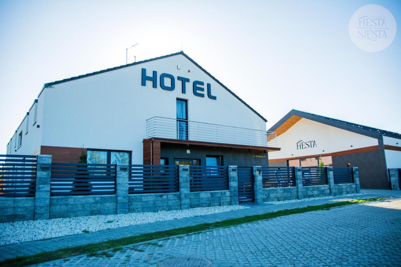 Hotel Sjesta Нова Сул Екстериор снимка