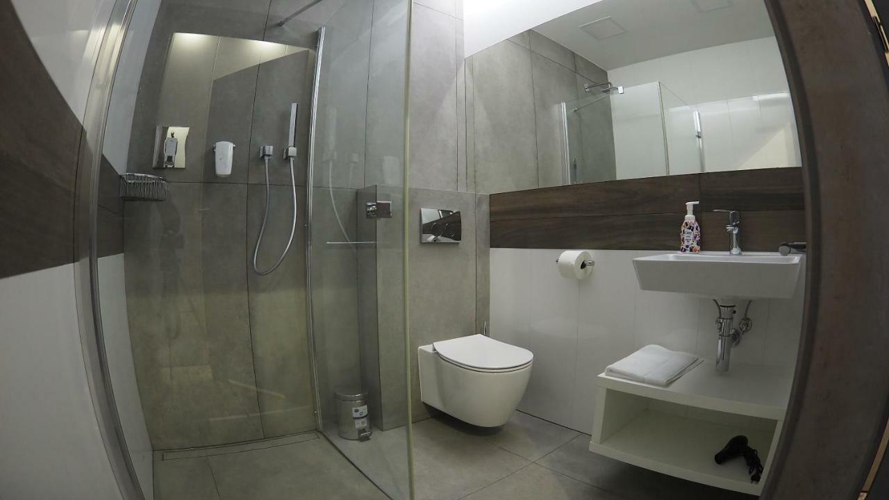 Hotel Sjesta Нова Сул Екстериор снимка