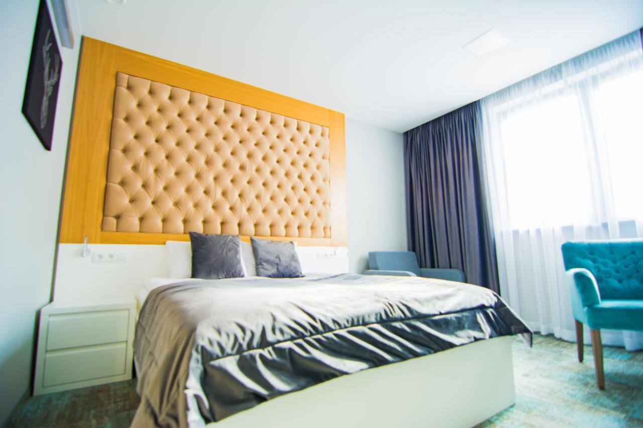 Hotel Sjesta Нова Сул Екстериор снимка